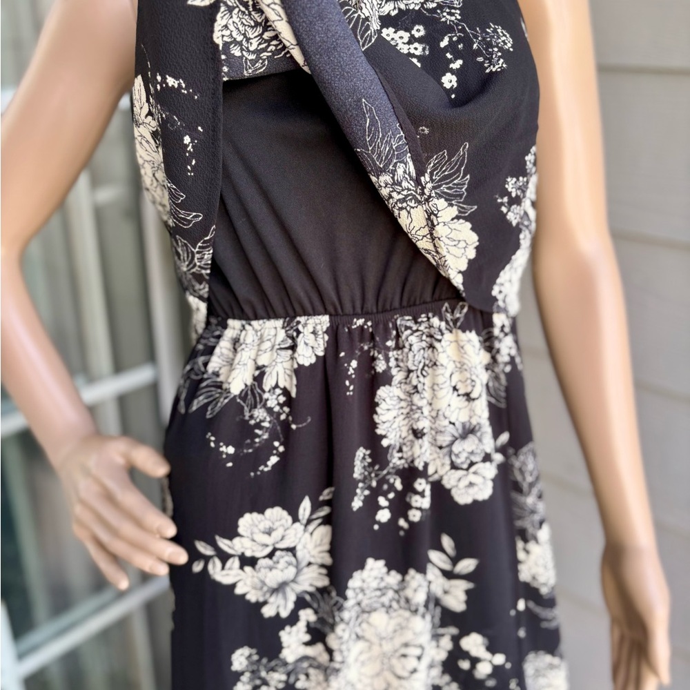 Monteau Black and Cream Floral Maxi Dress - Picture 3 of 9